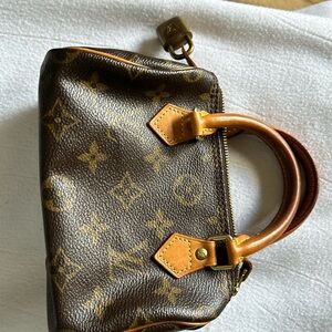 Louis Vuitton mini speedy bag
